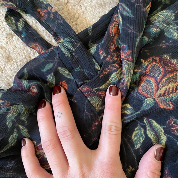 NWT PAIGE Serifina Floral Cold Shoulder Silk Midi Wrap Dress - Picture 4 of 11